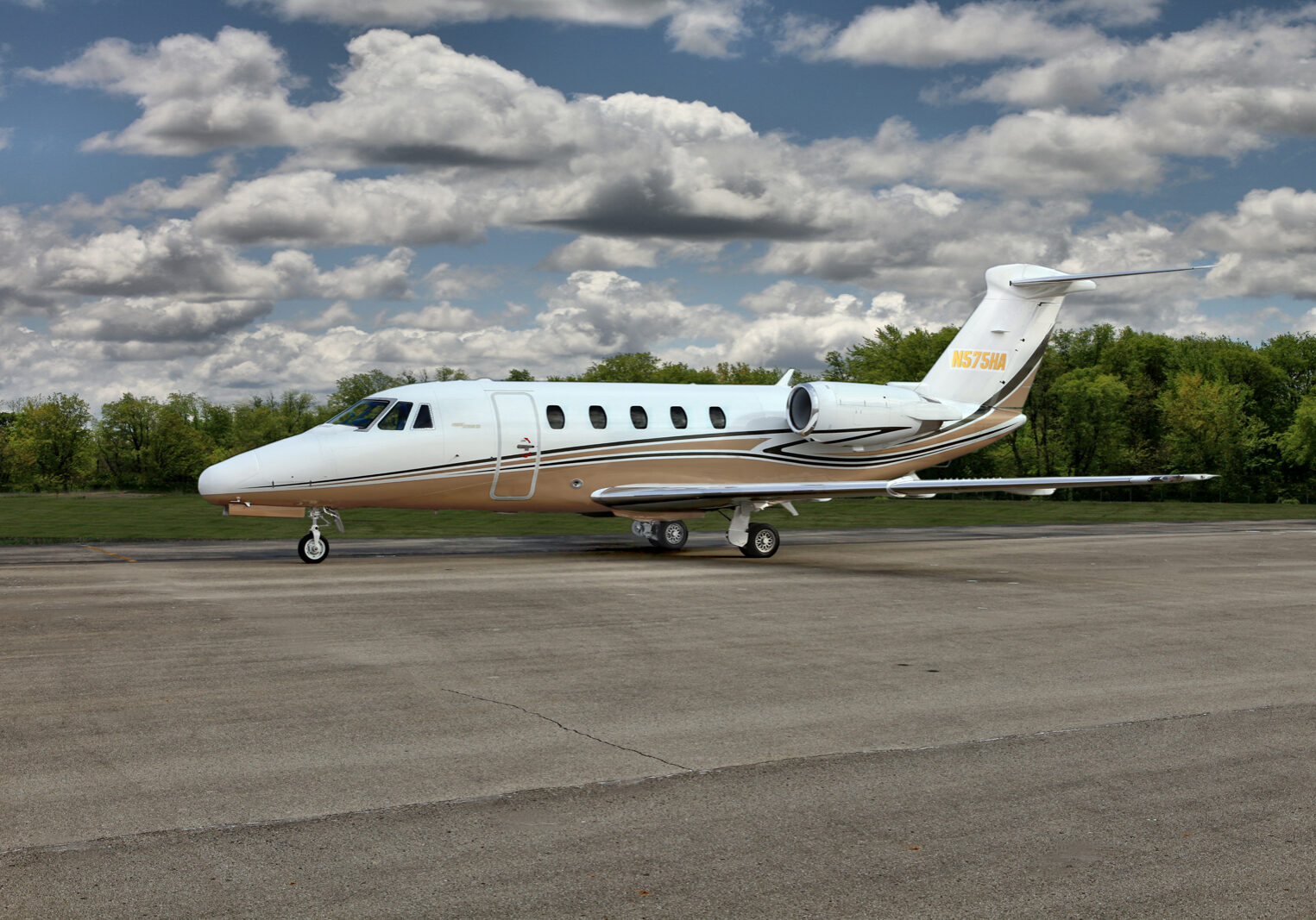 Cit VII, sn650-7009, N575HA for Jet Access
Copyright Info Contact: Barry Gray
Biz Jet Photos, Inc. (847-367-9024)
bgray@bizjetphoto.com
www.bizjetphoto.com